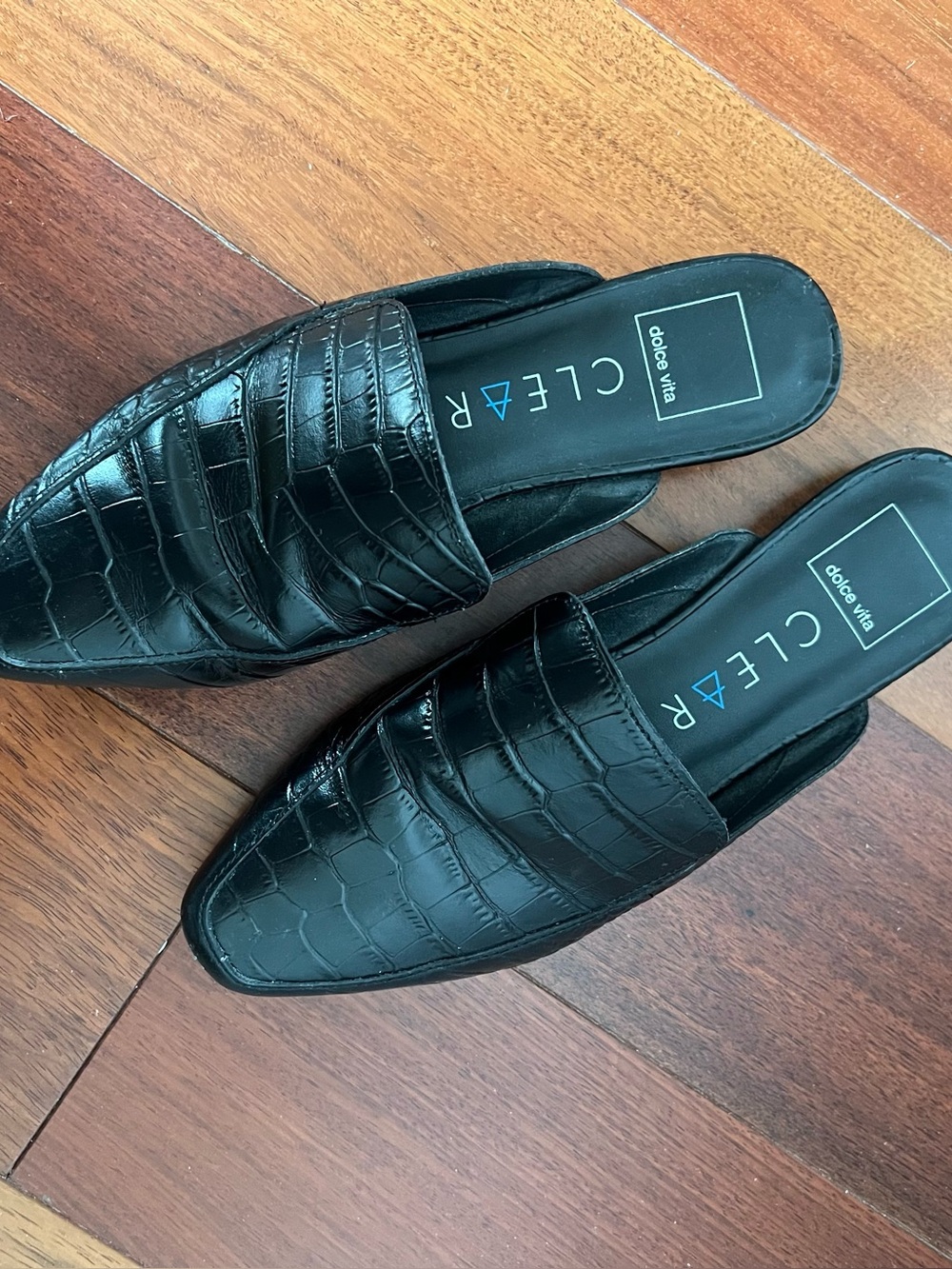 Dolce Vita CLEA R Black Croc-Embossed Slip-On Loafers